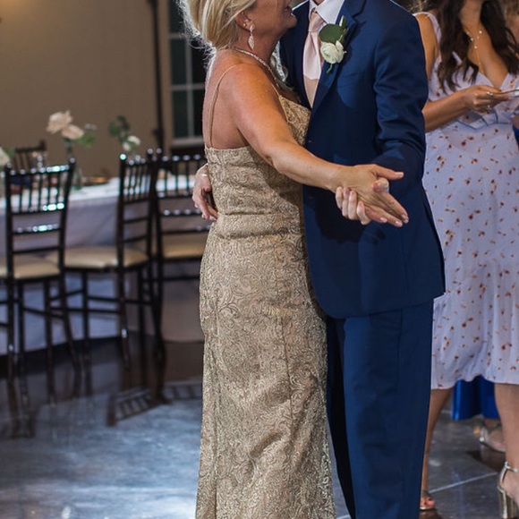 Formal gown - Picture 6 of 7